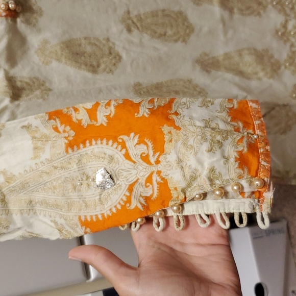 Beautiful Lawn kurta by Sapphire - Picture 4 of 7